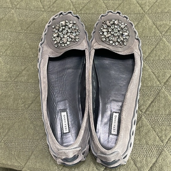 Vera Wang gray suede flats/ moccasins size 9 - Picture 7 of 10